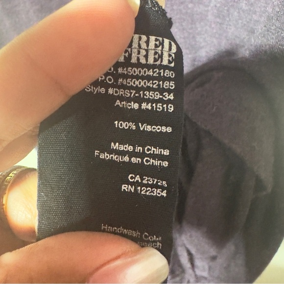 Aritzia Wilfred Free Vneck Shirt Violet Women Size XS - Picture 5 of 7